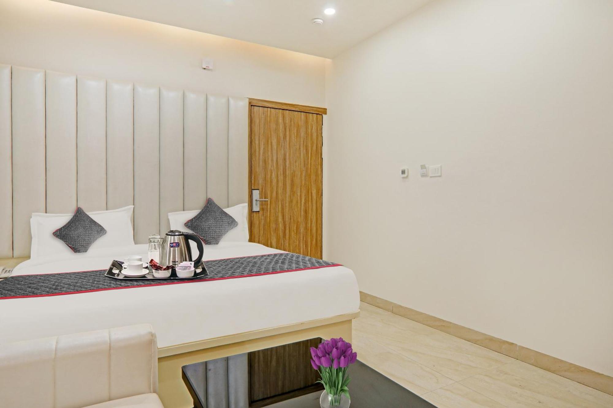 Super Townhouse Hotel Impact Chinhat Zewnętrze zdjęcie