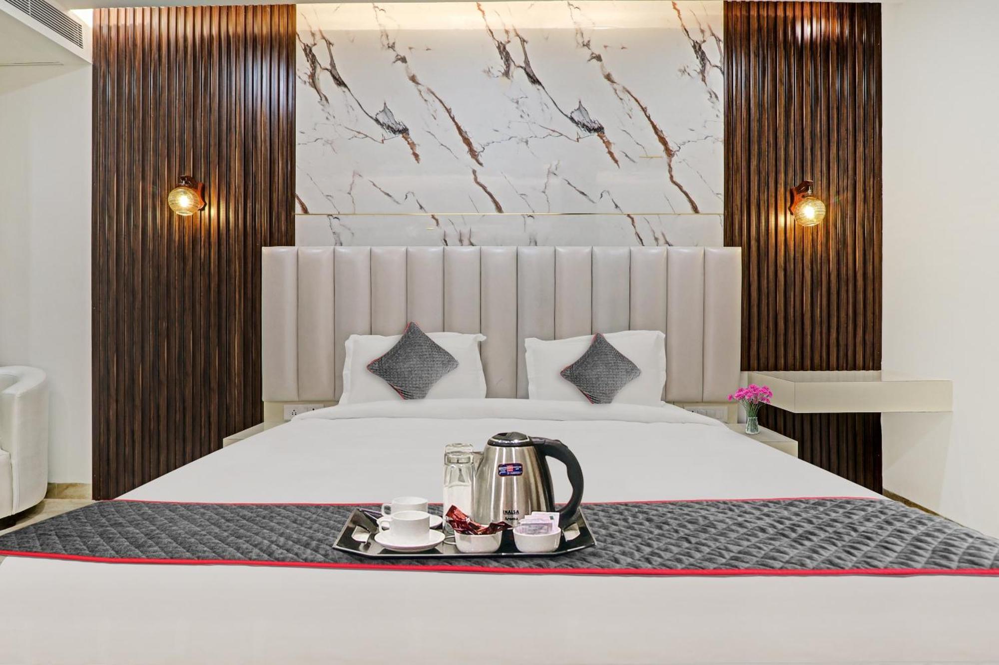 Super Townhouse Hotel Impact Chinhat Zewnętrze zdjęcie