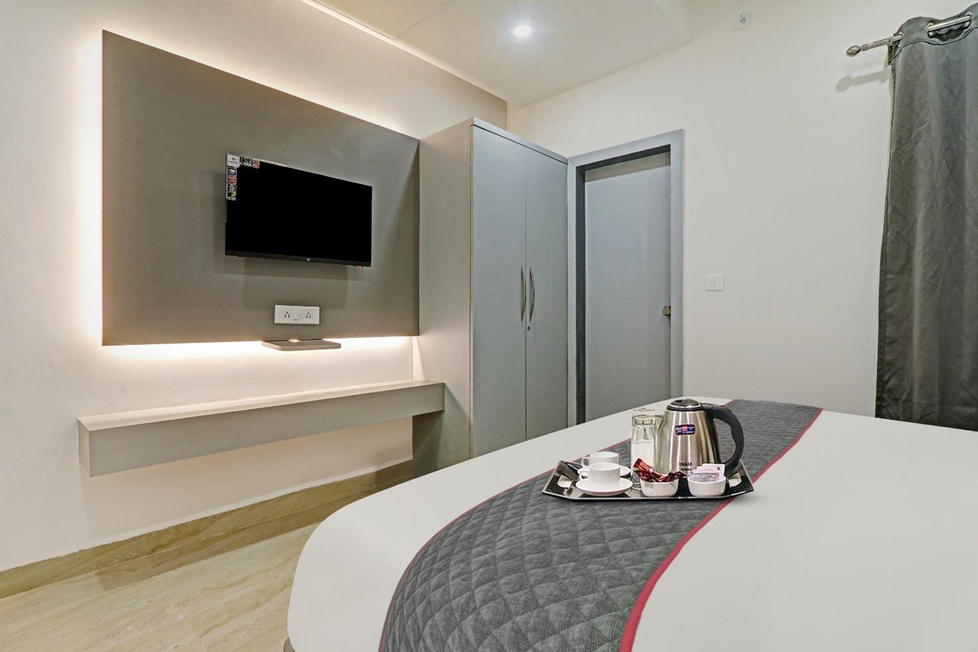 Super Townhouse Hotel Impact Chinhat Zewnętrze zdjęcie