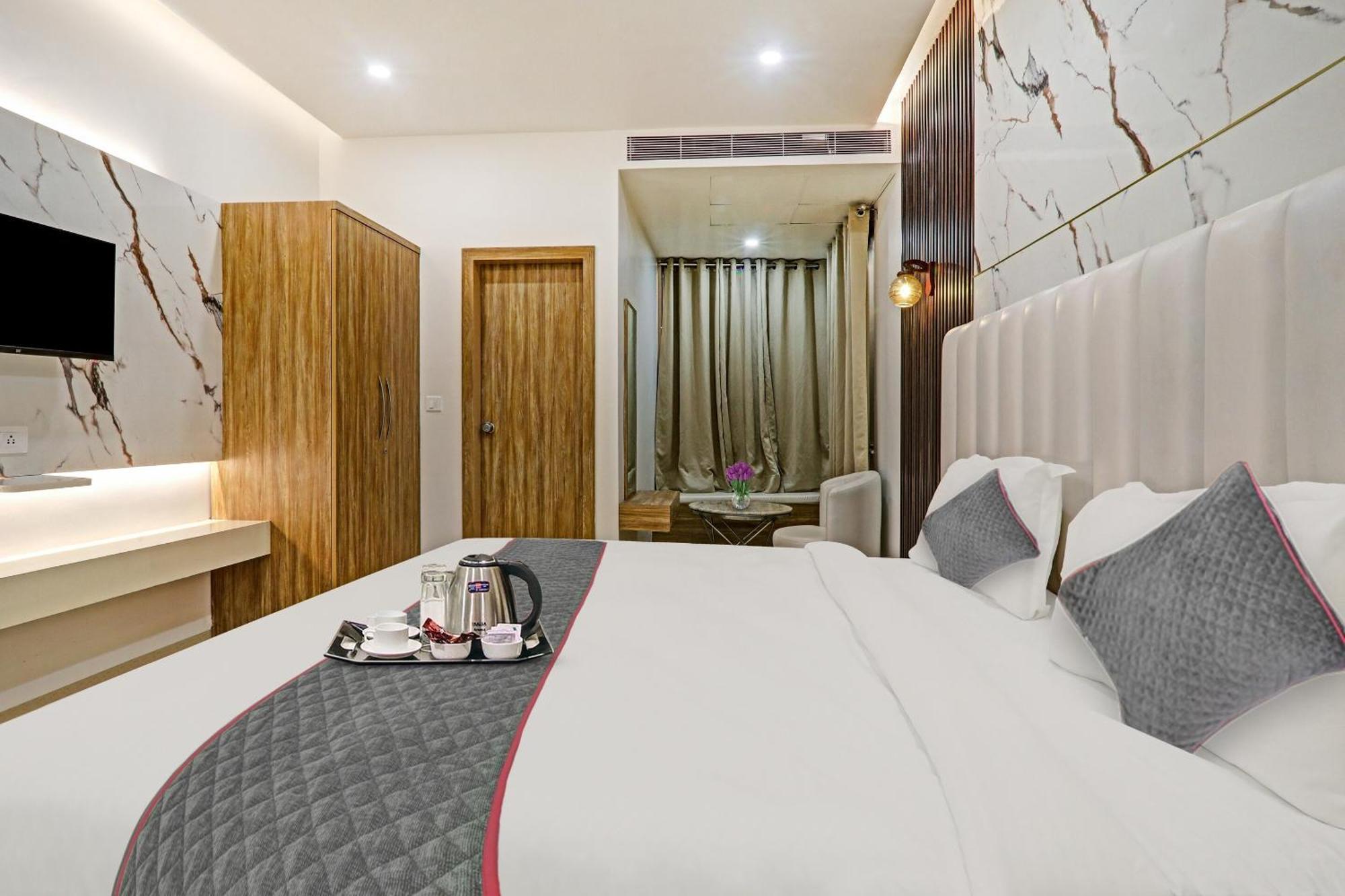 Super Townhouse Hotel Impact Chinhat Zewnętrze zdjęcie