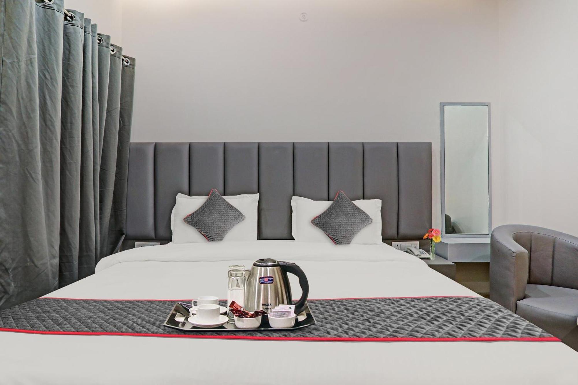 Super Townhouse Hotel Impact Chinhat Zewnętrze zdjęcie