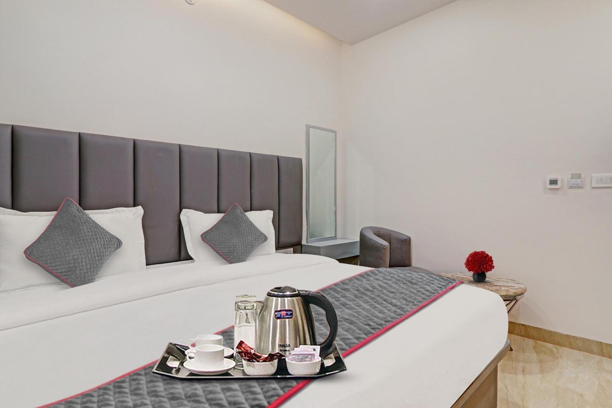 Super Townhouse Hotel Impact Chinhat Zewnętrze zdjęcie